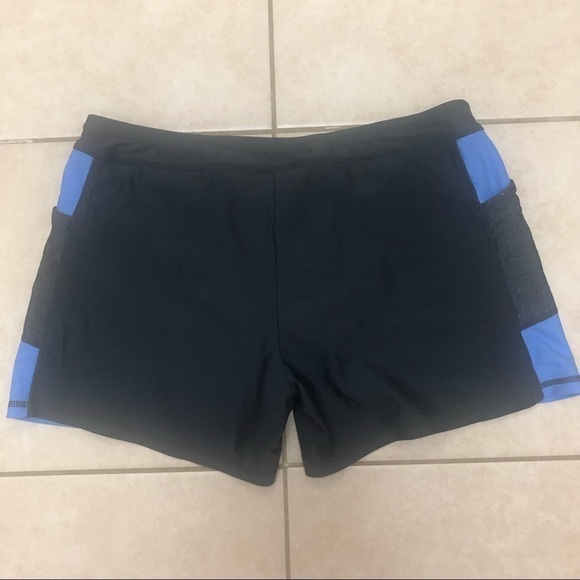 FREE country black and blue athletic shorts, small - Picture 5 of 9